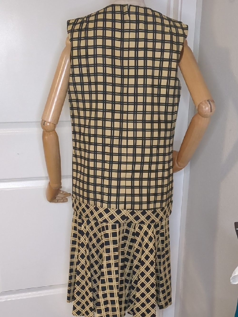Vintage 60s Eve Le Coq Dress Tan & Black Plaid Mod Drop Waist Sleeveless SZ M - Picture 8 of 14